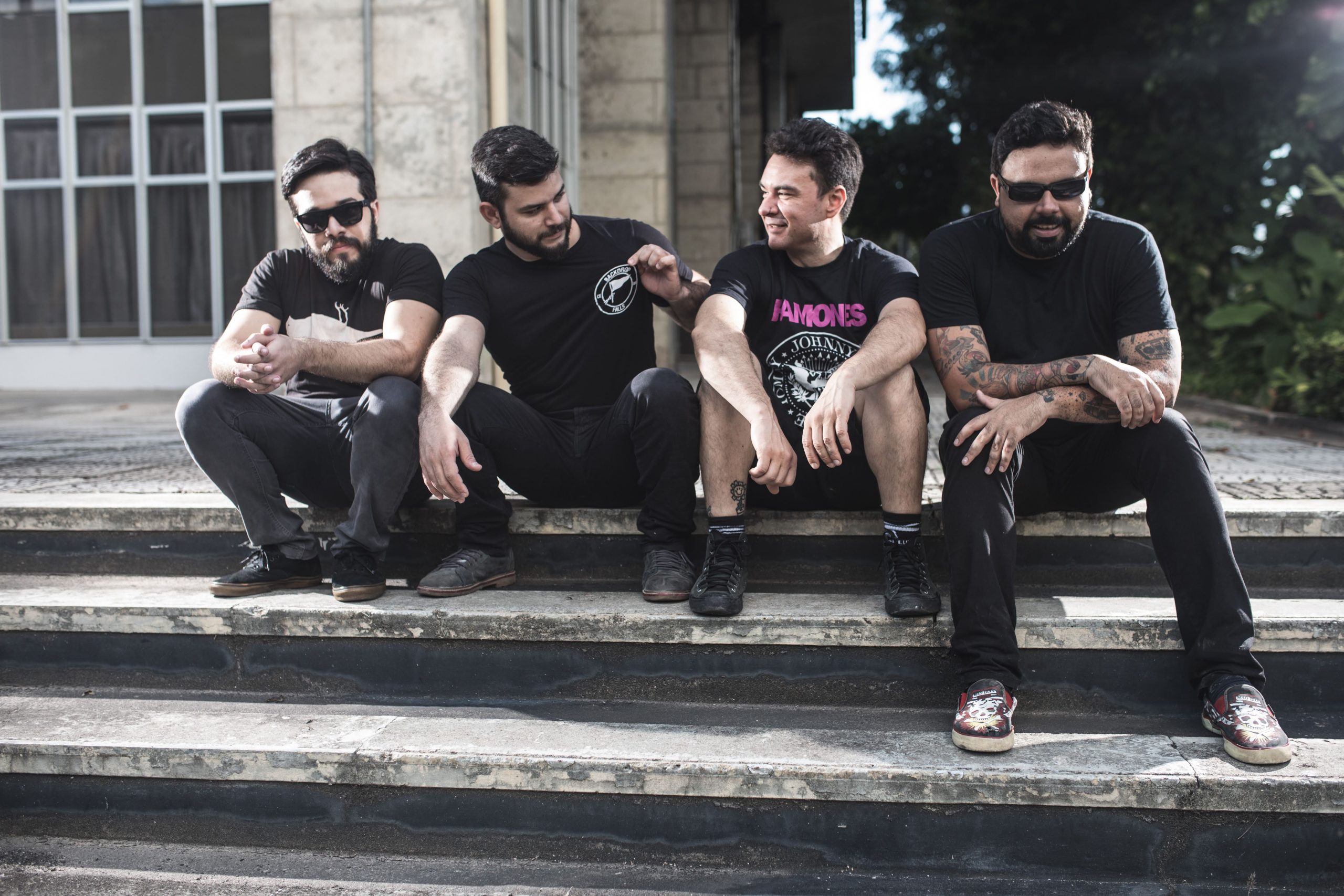 MUNDO | Inspirado en la MTV de los 90, Backdrop Falls lanza el video musical de «Big Lie»