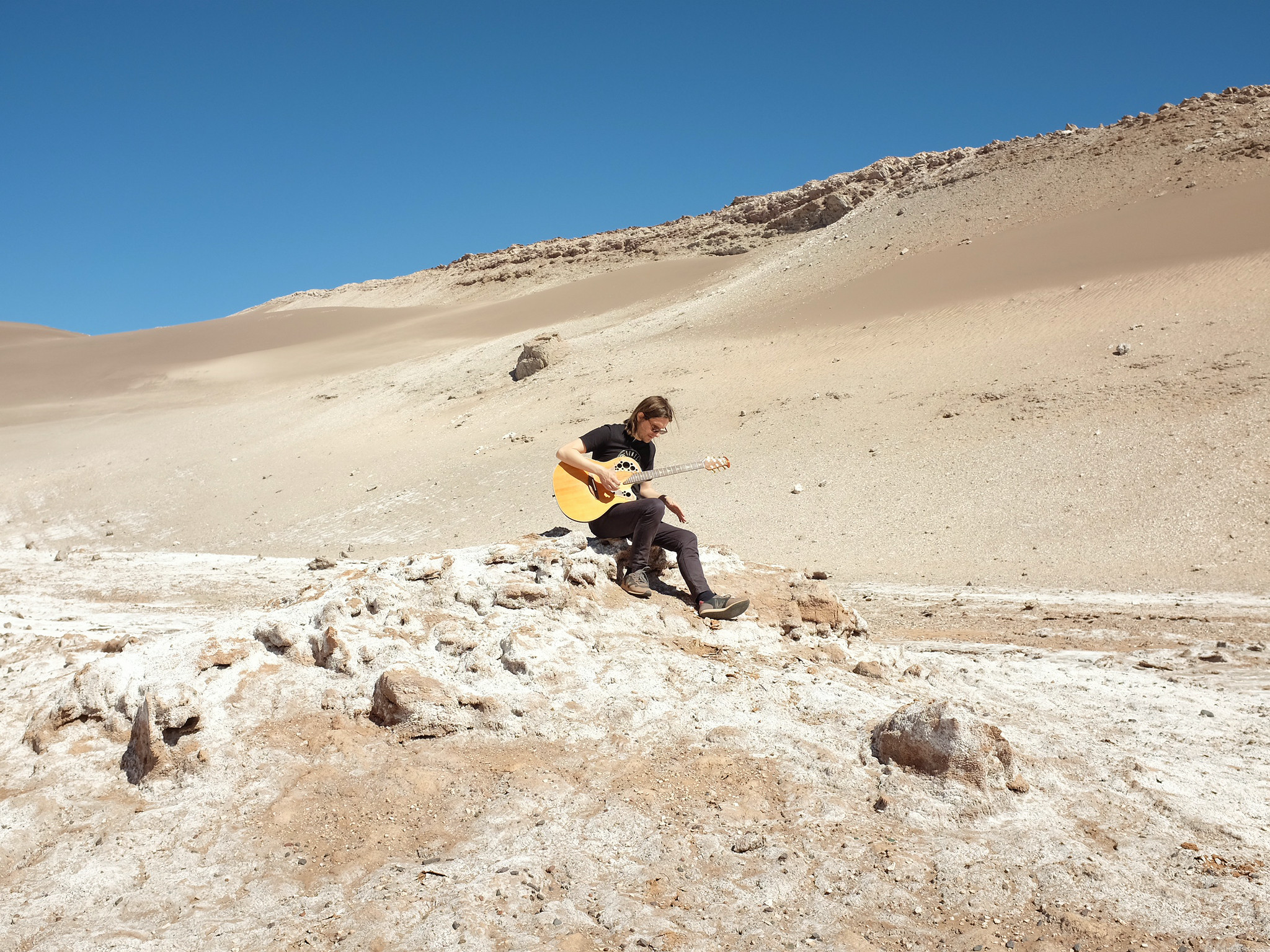 Steven Wilson films at Paranal and ALMA Observatories