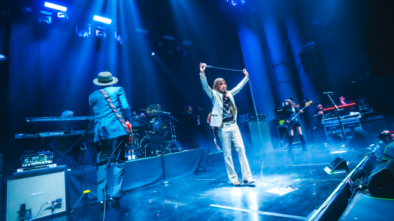 REVIEW CONCIERTO | Primal Scream: “Hacer una fiesta a causa de lo que pesa”