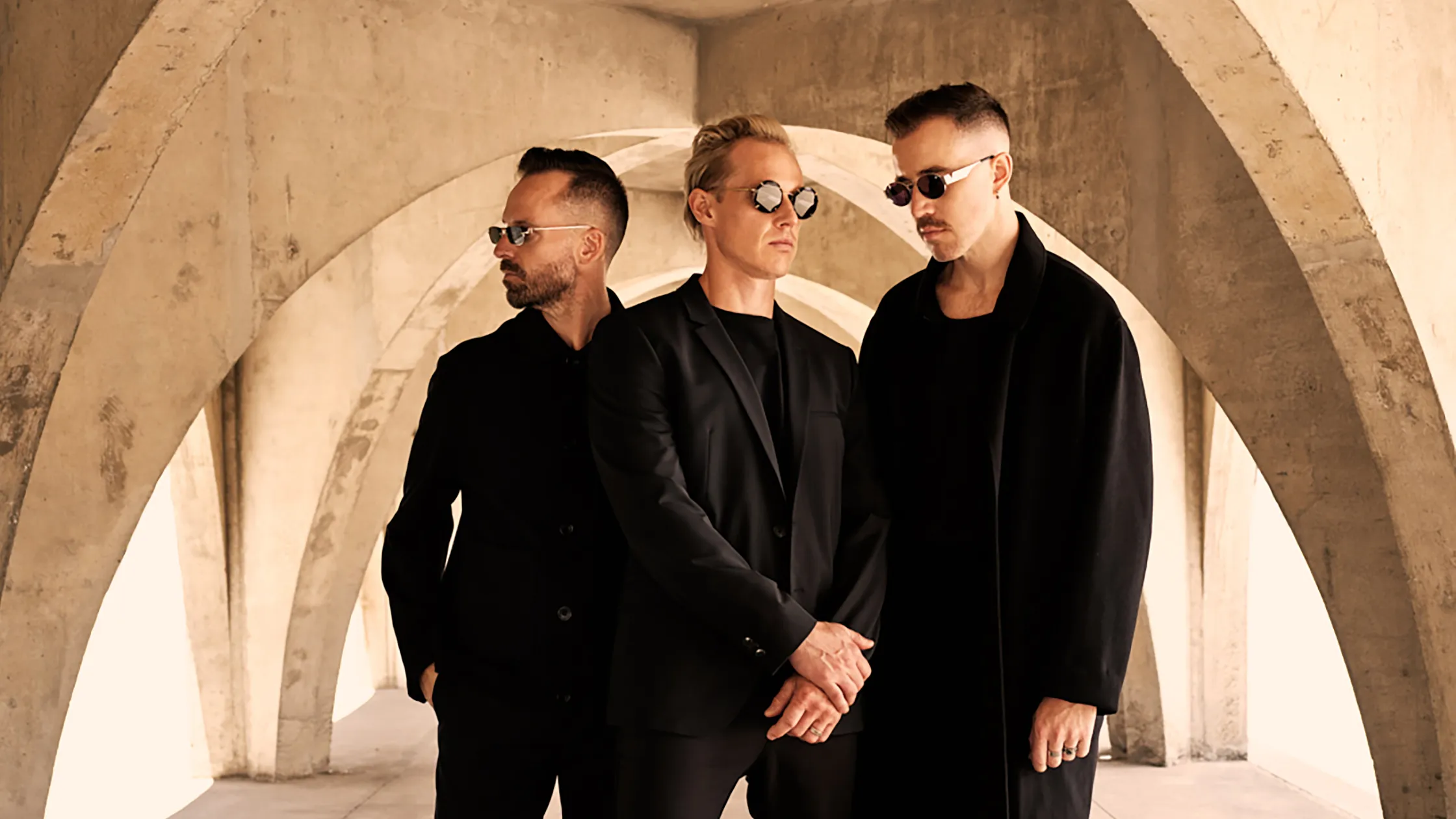 EVENTOS | Más que una canción, un viaje espiritual: Por qué «Innerbloom» será el momento cumbre de RÜFÜS DU SOL en Chile