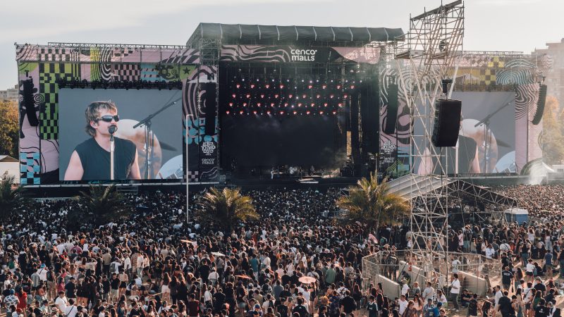 REVIEW CONCIERTO | Entre mosh y pop: así se vivió el intenso Día 2 de Lollapalooza Chile 2026