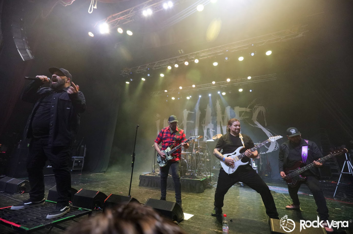 Diametral se encargó de abrir el show de In Flames.