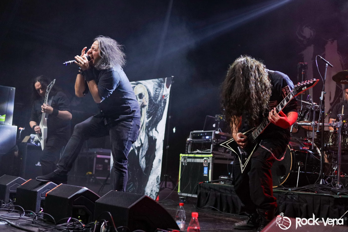 ProjectoR encendió la previa de In Flames.