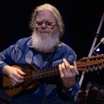 EVENTOS | Gustavo Santaolalla anuncia a Angel Maulén como invitado especial para su regreso a Chile