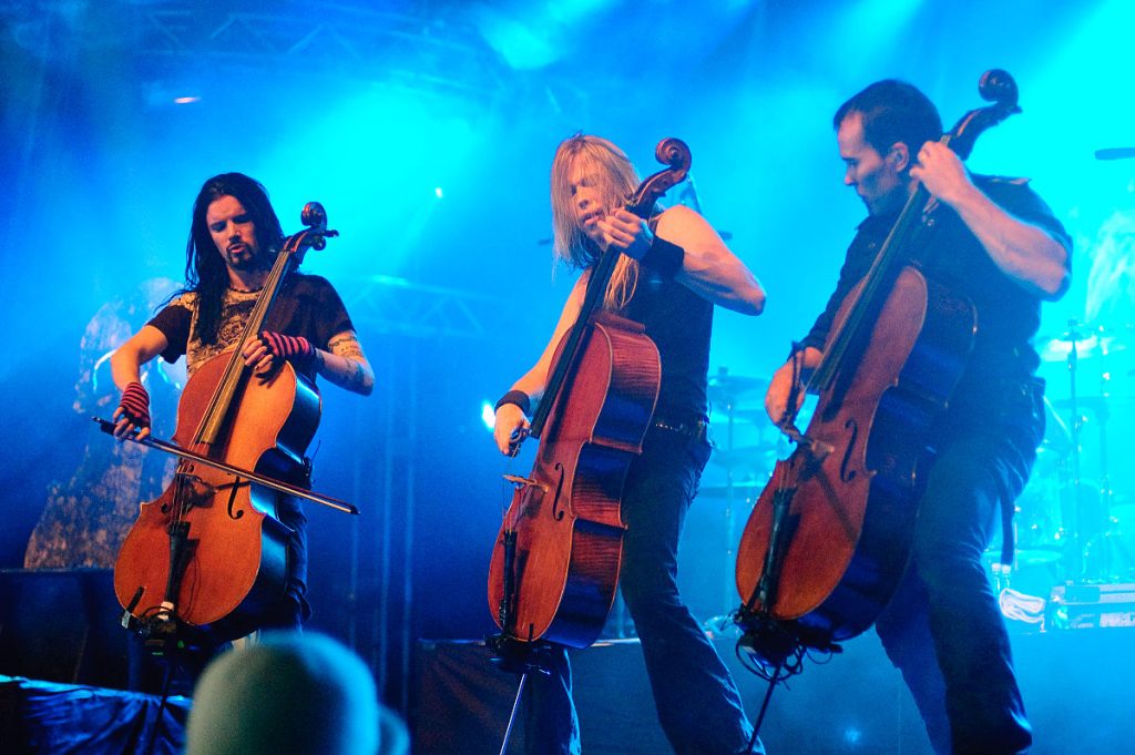 1200px-Apocalyptica_-_Ilosaarirock_2009
